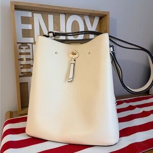 Elegant Cream Shoulder Bag